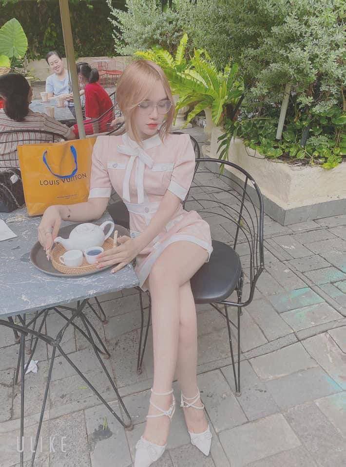 Chịch cô bé cô bạn học cùng lớp năm cấp 3
